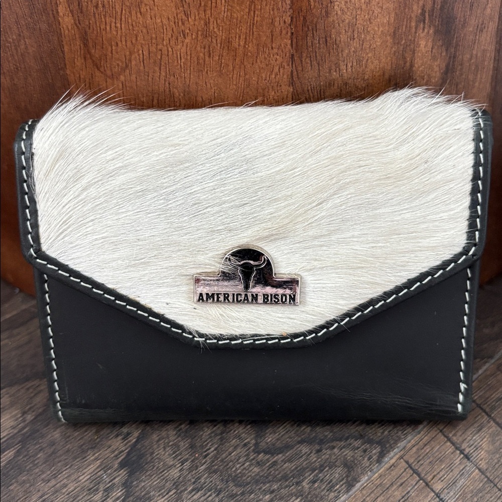 American Bison Hair on Hide,Genuine Leather,5 card,1 ID,bill,zip coin,,snap top
